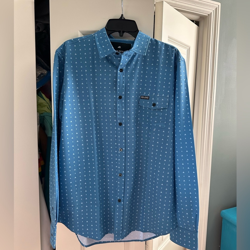Like new Belong designs button up. Large.